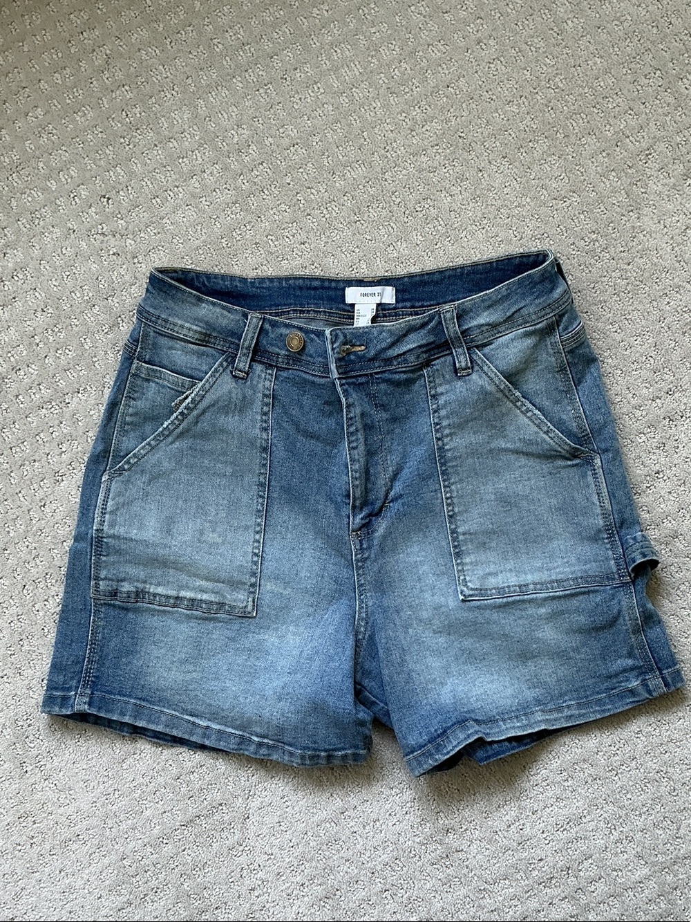 Forever 21 Denim Patch Pocket Women’s Shorts - Blue size 29